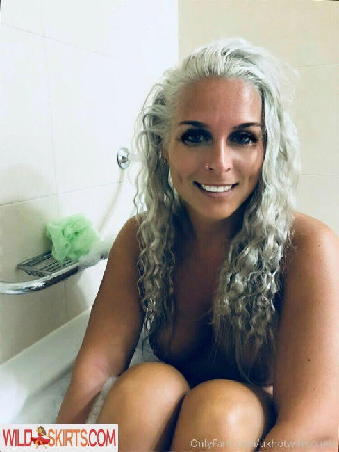 ukhotwife / emmajxxx / uk_hotwife nude OnlyFans, Instagram leaked photo #229