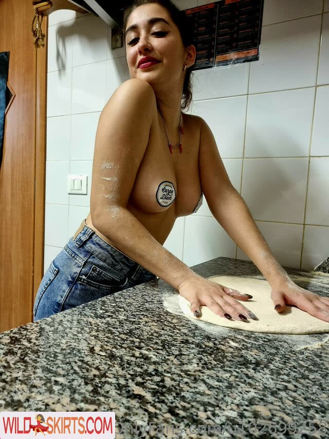 Valentina Rossi / Tiny Tina / Zia_Tinaa / u102699258 nude OnlyFans, Instagram leaked photo #5