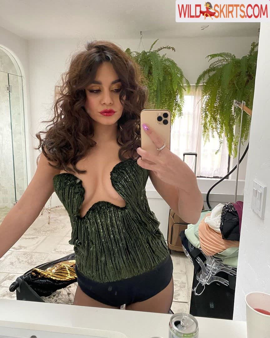 Vanessa Hudgens nude leaked photo #48