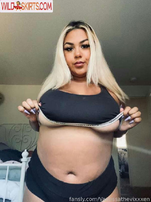 Vanessathevixxxen / Chubby Vee / aintnowifeyxo / aintnowifeyxoxo / servequeenv nude OnlyFans, Instagram leaked photo #22