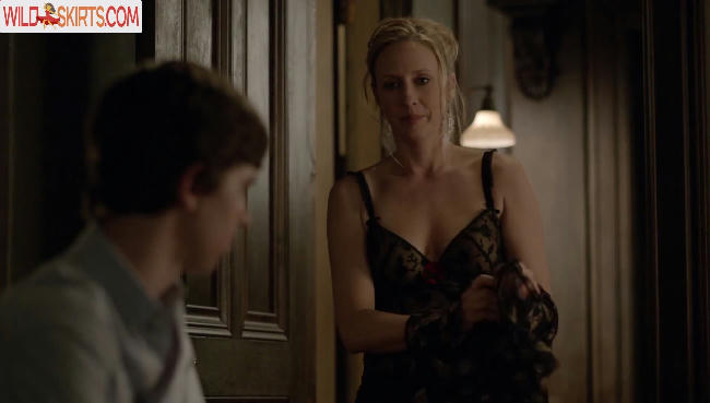 Vera Farmiga / verafarmiga nude Instagram leaked photo #21