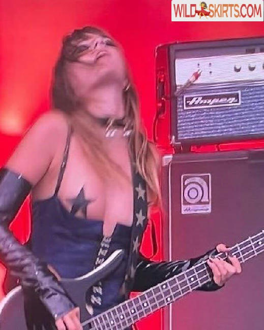 Victoria De Angelis / Maneskin bassist / vicdeangelis nude Instagram leaked photo #35