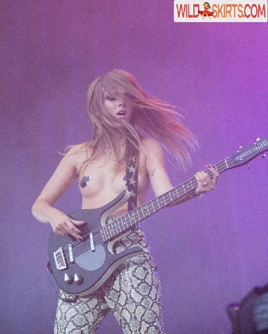 Victoria De Angelis / Maneskin bassist / vicdeangelis nude Instagram leaked photo #62