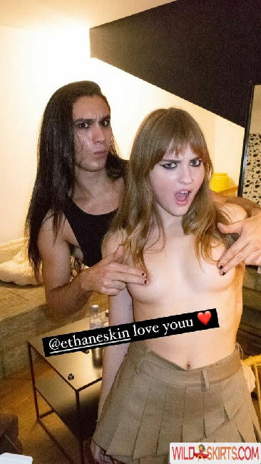 Victoria De Angelis / Maneskin bassist / vicdeangelis nude Instagram leaked photo #244