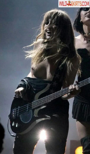 Victoria De Angelis / Maneskin bassist / vicdeangelis nude Instagram leaked photo #274