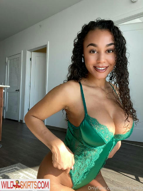 Victoria Vivre / thevivrelife / victoria_vivre nude OnlyFans, Instagram leaked photo #34