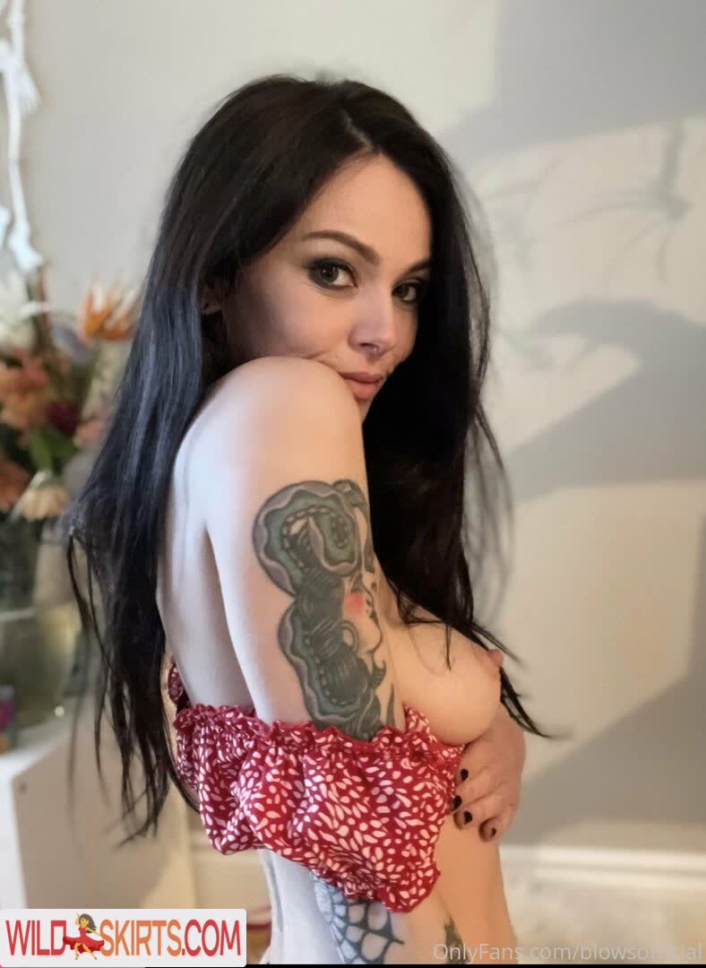 Vikki Blows / vikkiblowsie nude OnlyFans, Instagram leaked photo #11