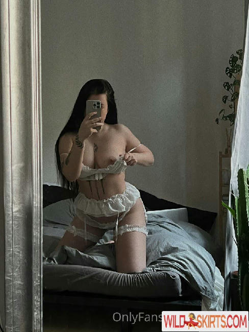 vmescudi / veronikamescudi / vmescudi nude OnlyFans, Instagram leaked photo #9