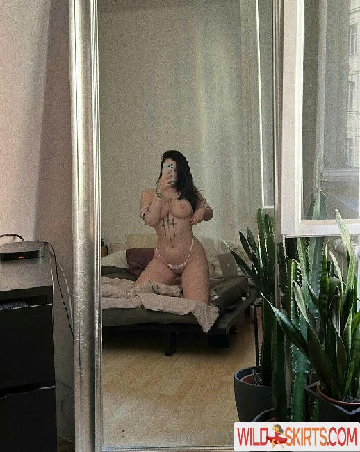 vmescudi / veronikamescudi / vmescudi nude OnlyFans, Instagram leaked photo #30