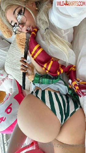 Waifumiia / izzybunnies / waifumiia / waifuumia nude OnlyFans, Instagram leaked photo #24