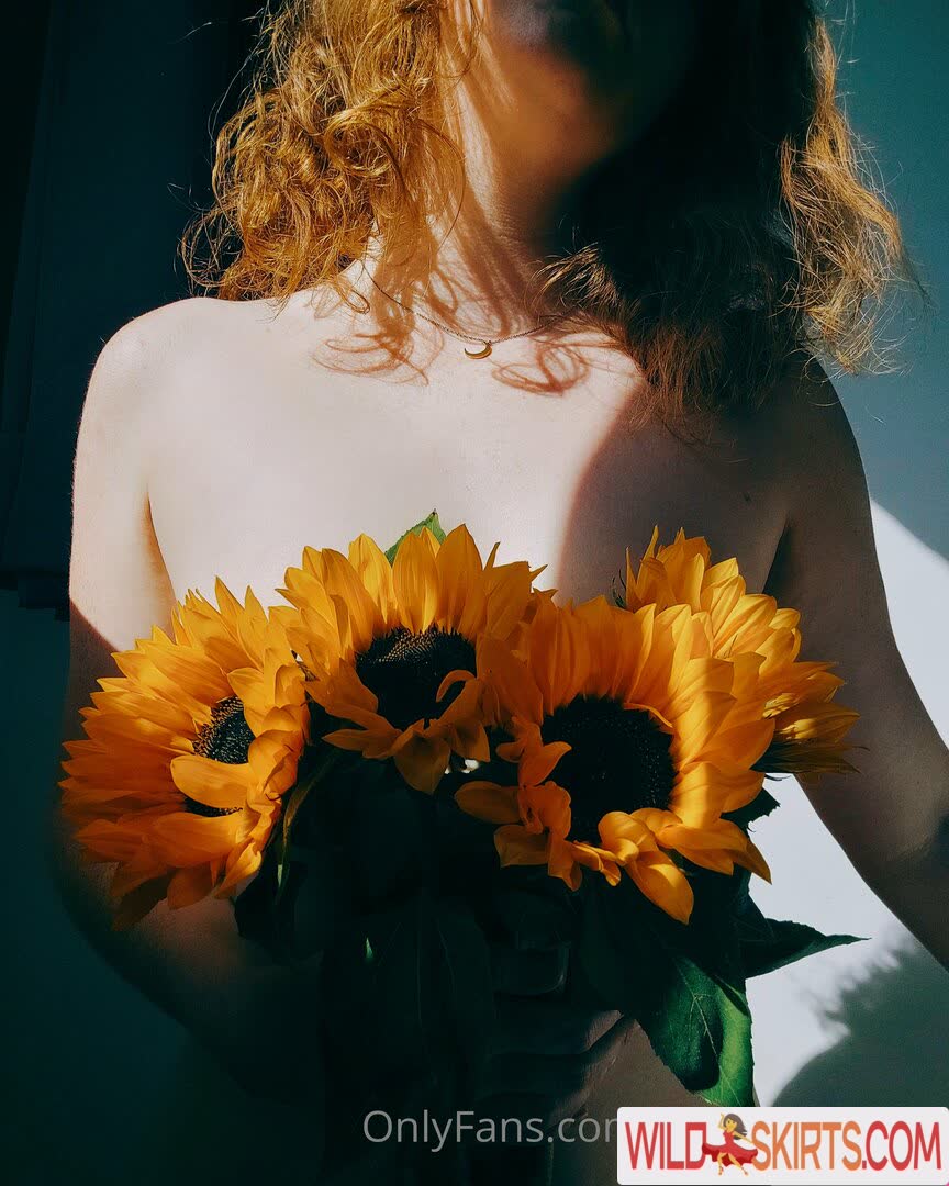 Wetsunflowers nude leaked photo #3