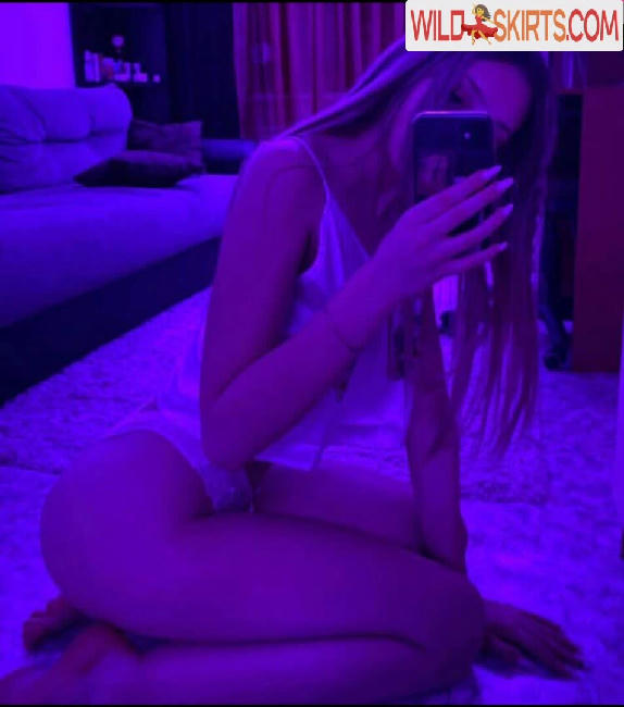 whylollycry nude Instagram leaked photo #1