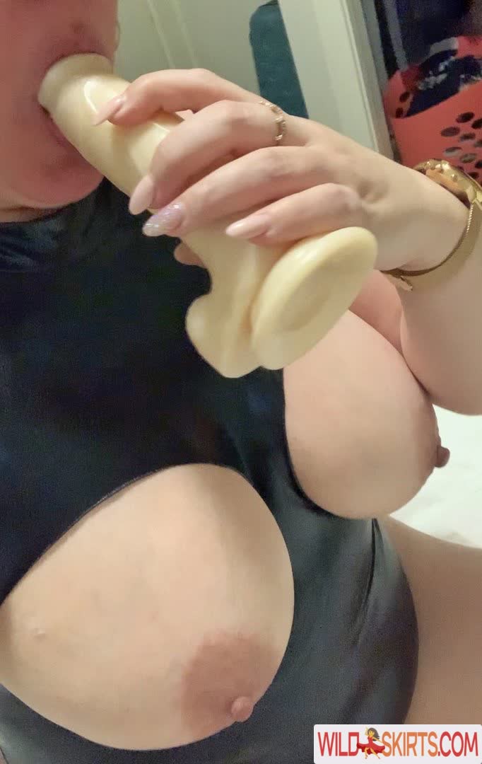 wifeluvsposing1 nude OnlyFans leaked photo #9