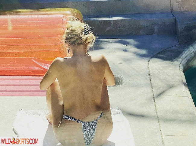 Willow Shields / willowshields nude Instagram leaked photo #383