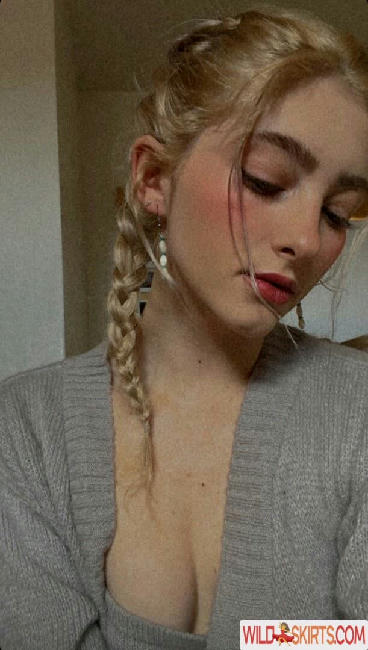 Willow Shields / willowshields nude Instagram leaked photo #316