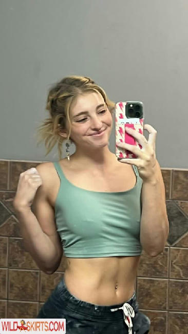 Willow Shields / willowshields nude Instagram leaked photo #356