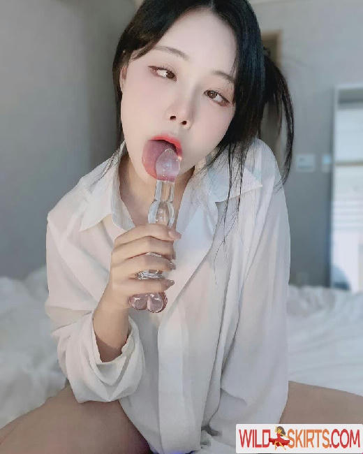 wngml774 / hkbal2 / 흑발이♥ nude Instagram leaked photo #46