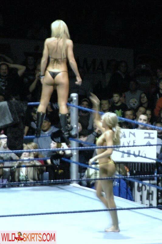 WWE Michelle McCool nude leaked photo #42