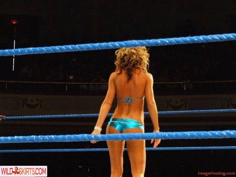 WWE Michelle McCool nude leaked photo #36