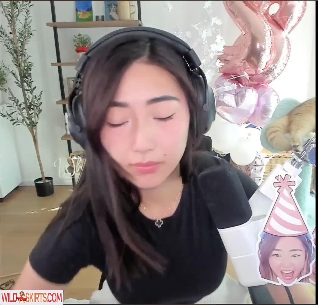 XChocobars nude leaked photo #246