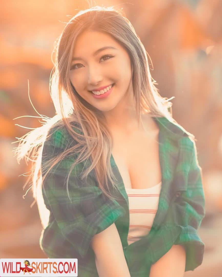 XChocobars nude leaked photo #55