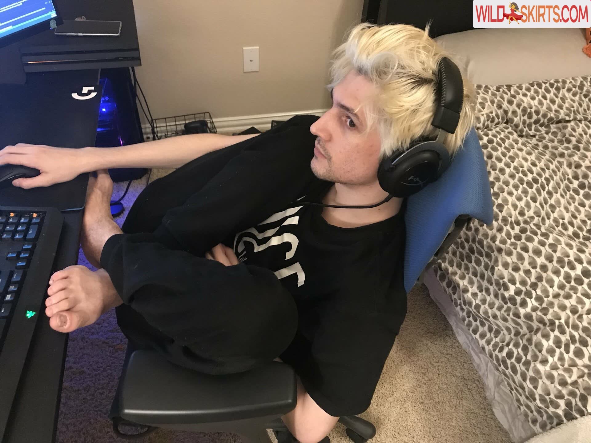 Xqcow1 nude leaked photo #6