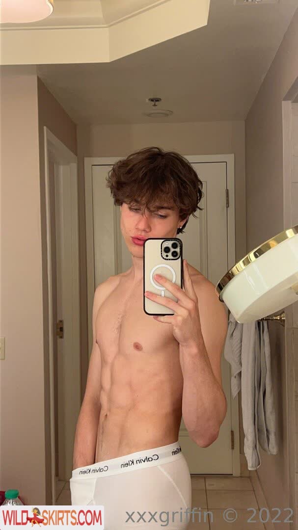 Xxxgriffin nude leaked photo #3