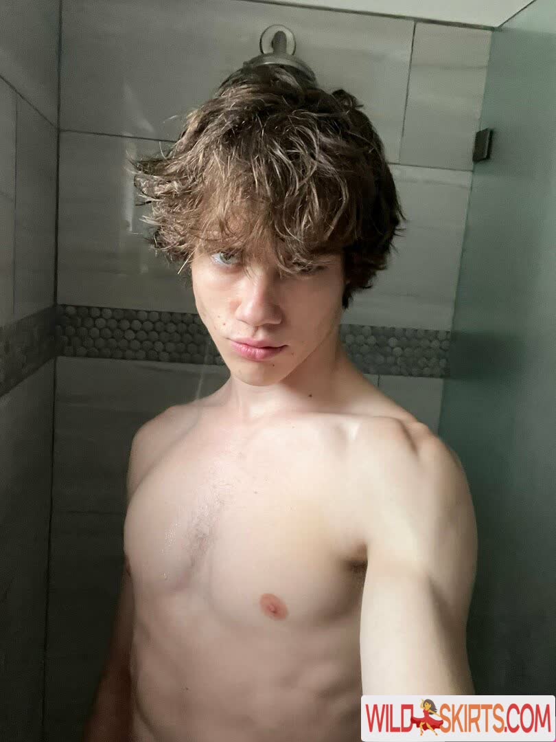 Xxxgriffin nude leaked photo #20