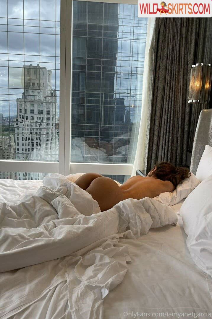 Yanet Garcia nude leaked photo #887