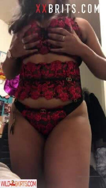 Yasmine / theyasminelopez / yasminemirza nude OnlyFans, Instagram leaked photo #7