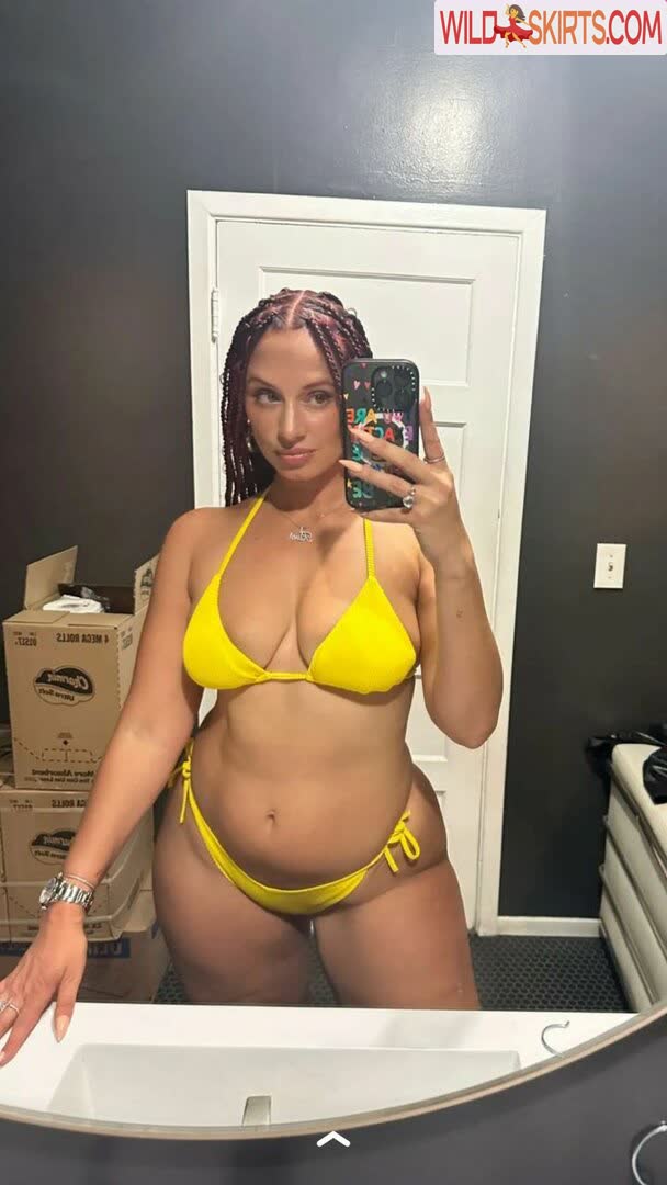 Yesjulz nude leaked photo #333