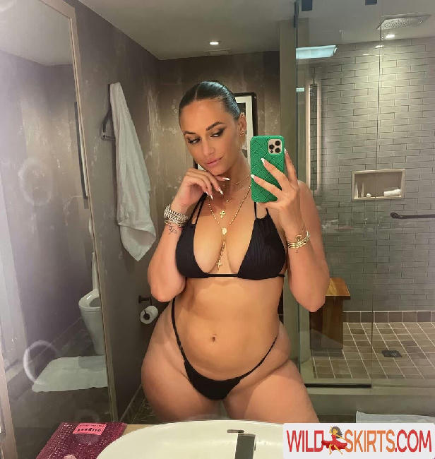 Yesjulz nude leaked photo #1