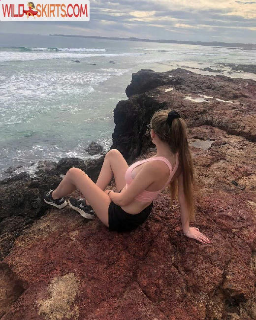 Yourdadsfavv / Chloe jule walker / cchloewalker / yourdadsfavv / yourdadsfavvv nude OnlyFans, Instagram leaked photo #21