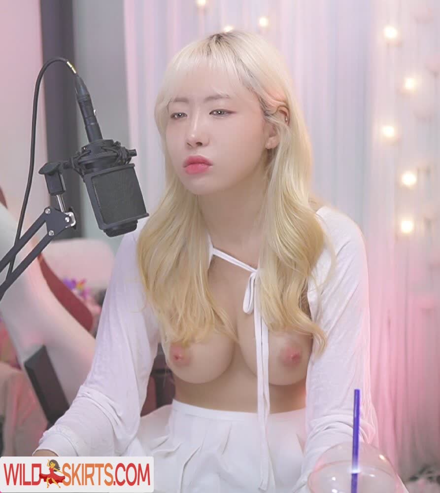 Yunicorn19 nude leaked photo #93