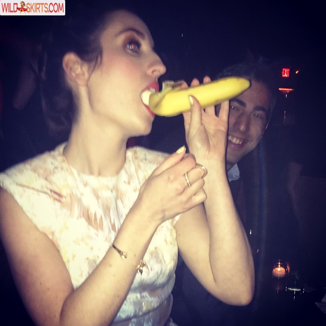 Zoe Lister Jones / zoelisterjones nude Instagram leaked photo #3