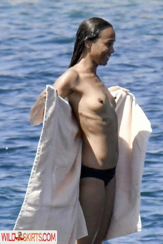 Zoe Saldana / zoesaldana nude Instagram leaked photo #42