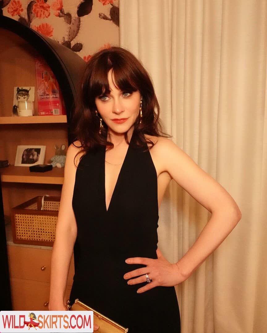 Zooey Deschanel / zooeydeschanel nude Instagram leaked photo #9