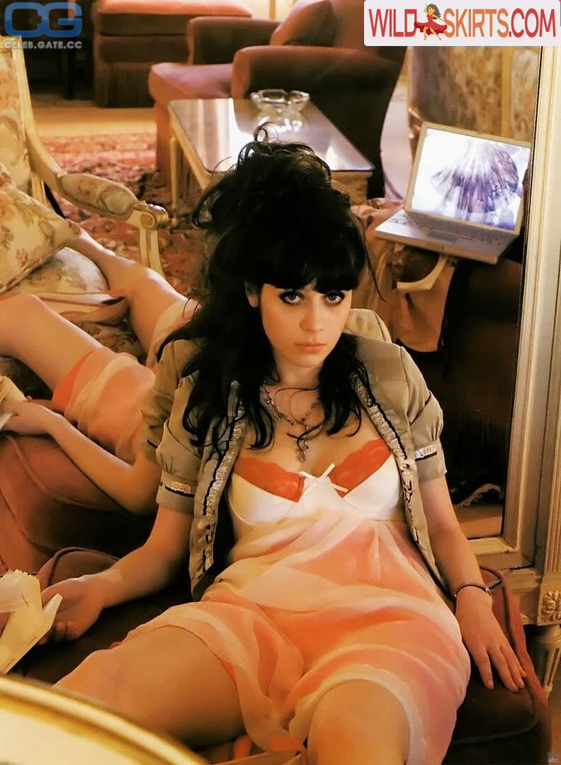 Zooey Deschanel / zooeydeschanel nude Instagram leaked photo #10