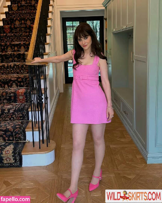 Zooey Deschanel / zooeydeschanel nude Instagram leaked photo #145